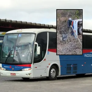 Ônibus da Viação Rio Doce Capota Próximo a Pescador MG