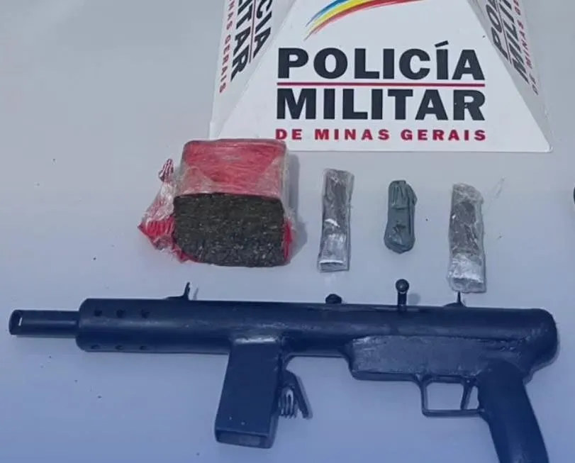Polícia Militar Apreende Drogas e Arma em Operação no Município de Itabirinha-MG