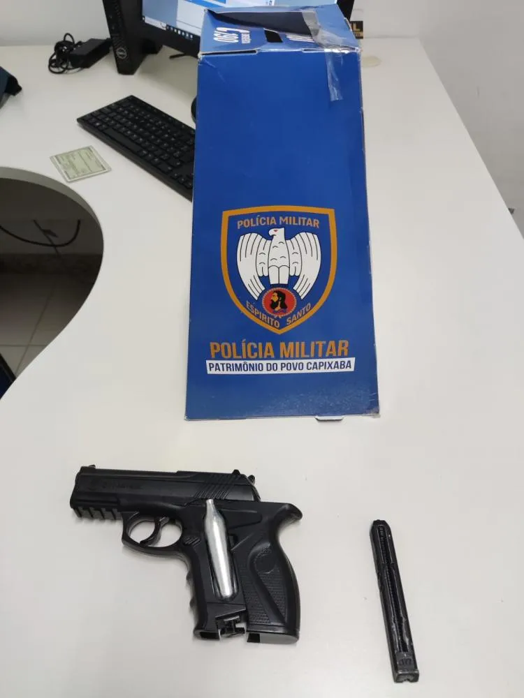 PM Apreende Simulacro de Arma de Fogo no Córrego da Sapucaia, Barra de São Francisco-ES