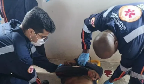 Homem Recebe Descarga Elétrica Durante Instalação de Painéis Solares em Mantena, MG