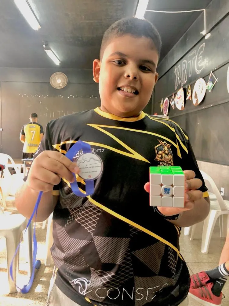 O Talento Mantenense, Miguel Duarte Coelho se Torna Campeão de Speedcubing em Belo Horizonte no Pampulha Open 2025