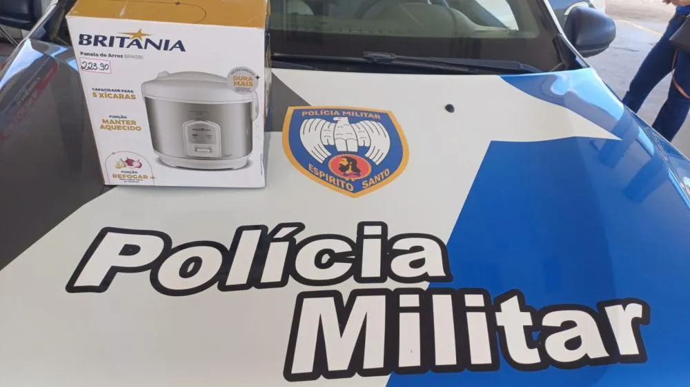 POLICIAIS MILITARES DO 11º BPM PRENDEM HOMEM EM FLAGRANTE POR FURTO EM MANTENÓPOLIS-ES