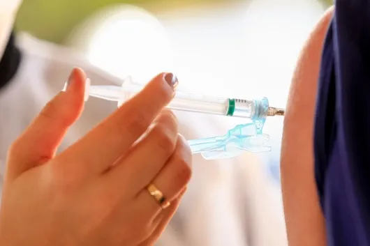 “Vacina da Gripe: Proteção Garantida em Mantenópolis!”