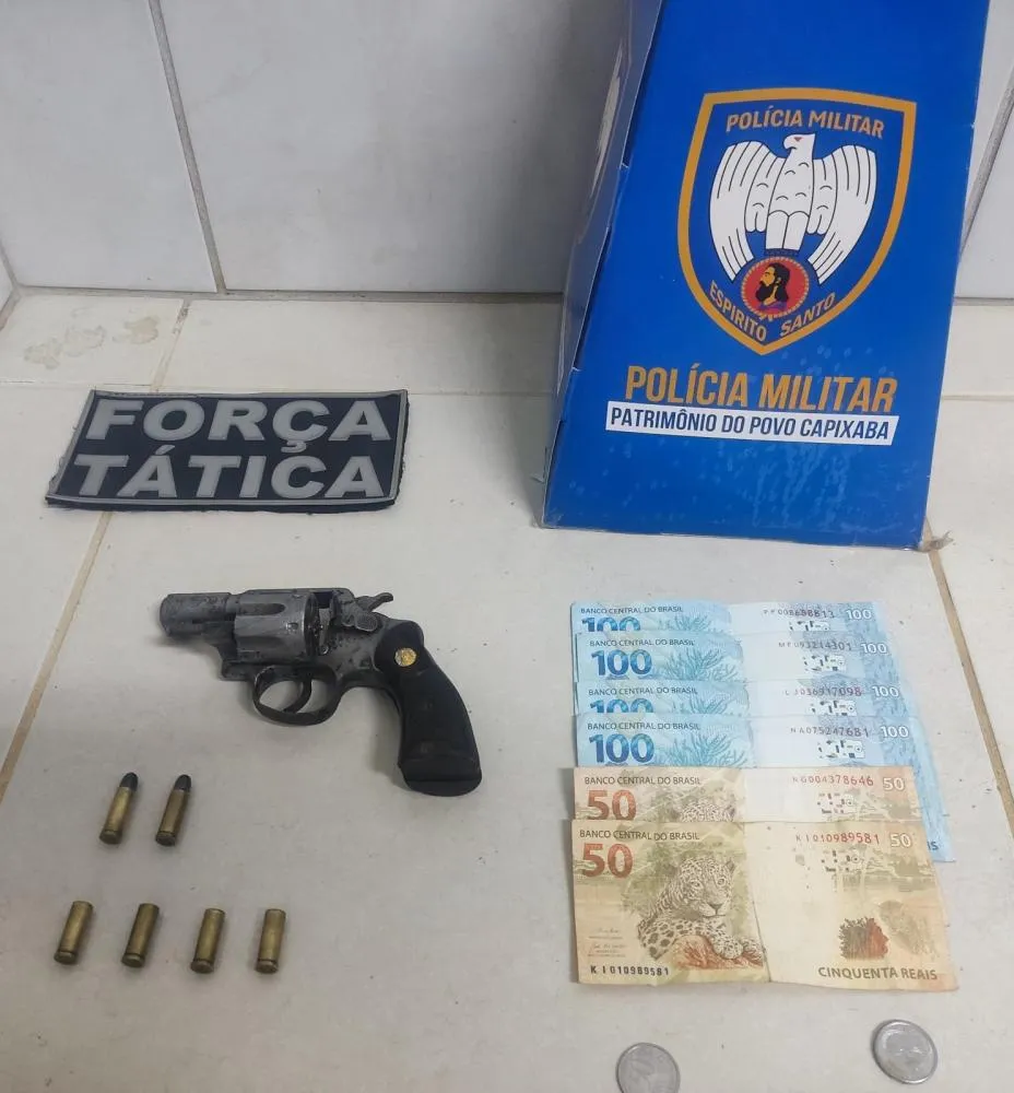 FORÇA TÁTICA DO 11º BPM PRENDE INDIVÍDUO COM ARMA DE FOGO E MUNIÇÕES EM BARRA DE SÃO FRANCISCO-ES