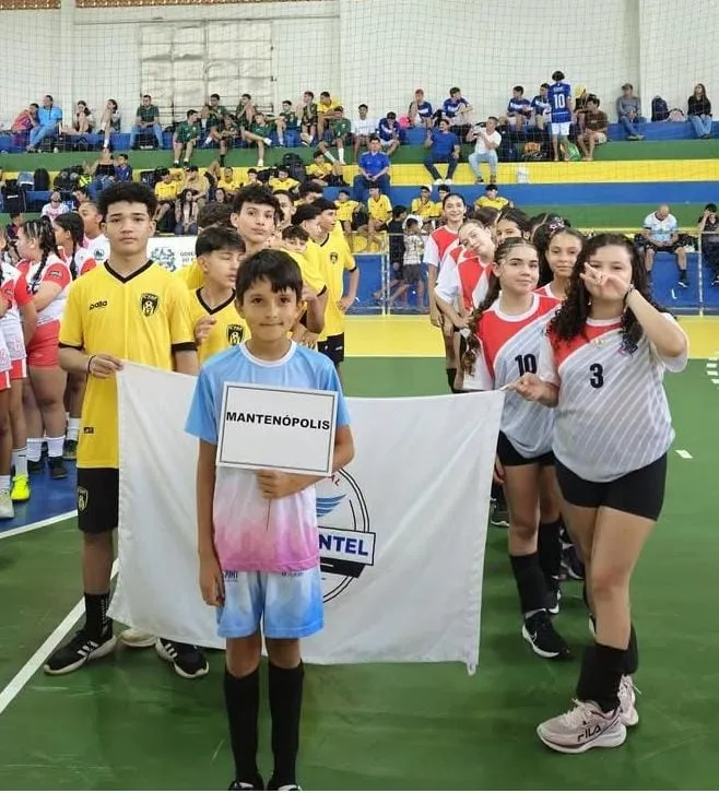 Mantenópolis Marca Presença no JEES em Barra de São Francisco com Vôlei e Futsal