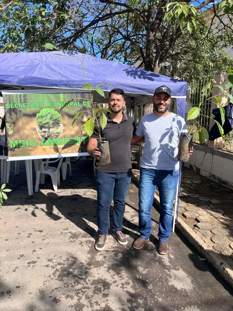 Mantenópolis Celebra Semana do Meio Ambiente com Doação de Mudas e Fortalecimento da Consciência Ecológica