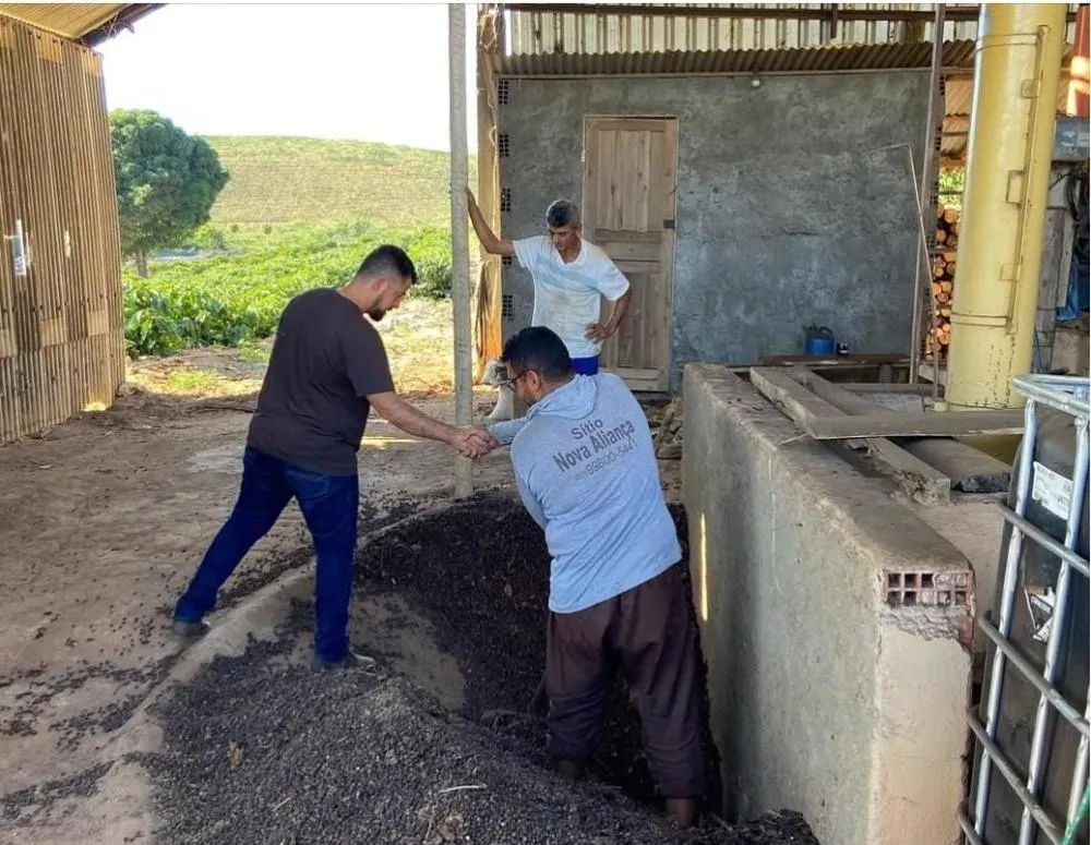 Secretaria de Desenvolvimento Ambiental de Mantenópolis Realiza Fiscalização Educativa Sobre o Uso de Secadores de Café