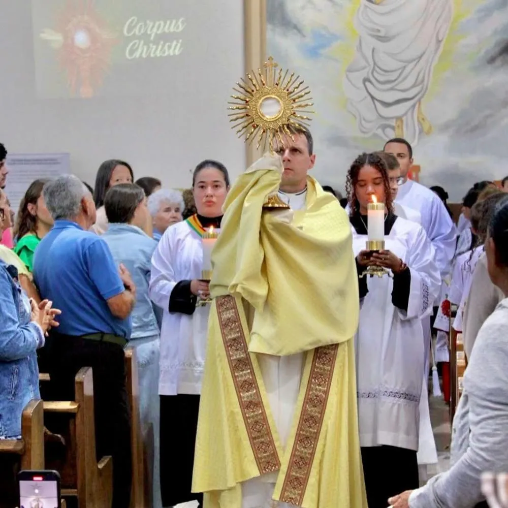 Fé e União Marcam a Celebração de Corpus Christi em Mantenópolis-ES