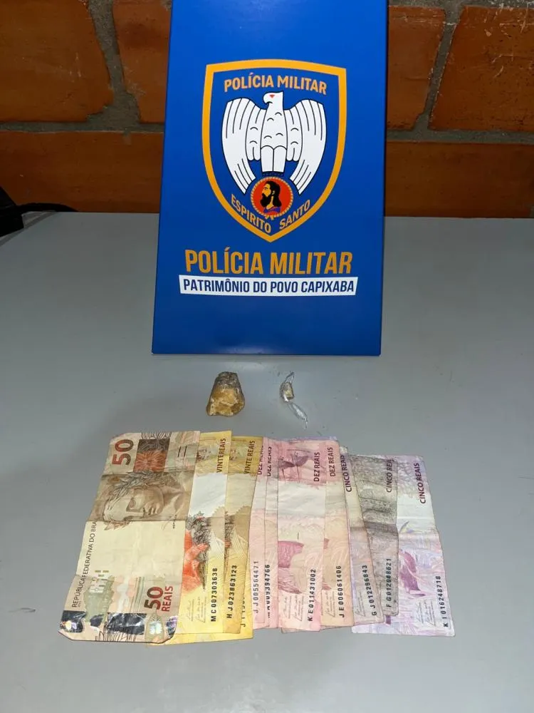 POLICIAIS DO 11º BPM APREENDEM CRACK E DINHEIRO EM PONTO DE TRÁFICO NO BAIRRO COLINA