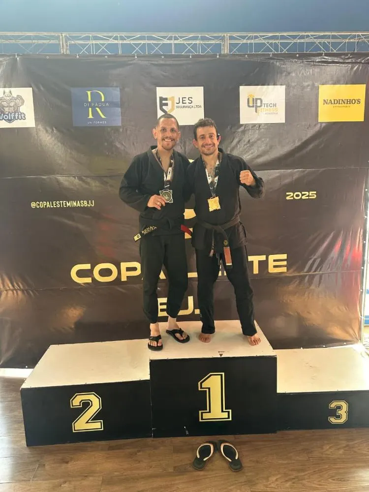 DOIS MUNICÍPIOS NO TOPO: Atletas de Central de Minas e São João do Manteninha Conquistam Título Histórico na Copa Leste Minas BJJ