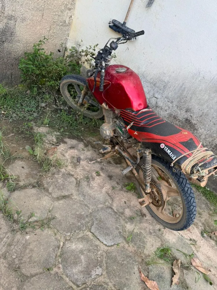 POLICIAIS DO 11º BPM RECUPERAM MOTOCICLETA FURTADA/ROUBADA E APREENDEM MACONHA EM FISCALIZAÇÕES DISTINTAS EM ÁGUIA BRANCA E ECOPORANGA