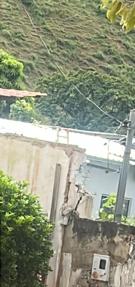 Homem Morre Eletrocutado Enquanto Realizava Reparos em Telhado em Mendes Pimentel-MG