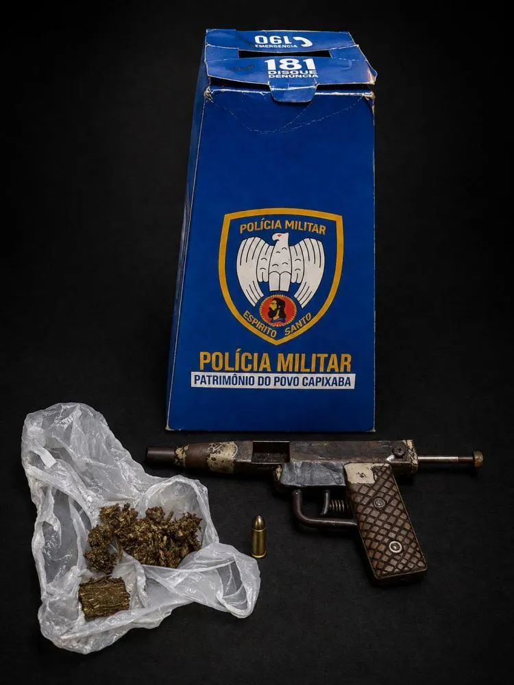 Ação do 11º BPM Resulta na Apreensão de Arma e Drogas Com Adolescente em Barra de São Francisco-ES