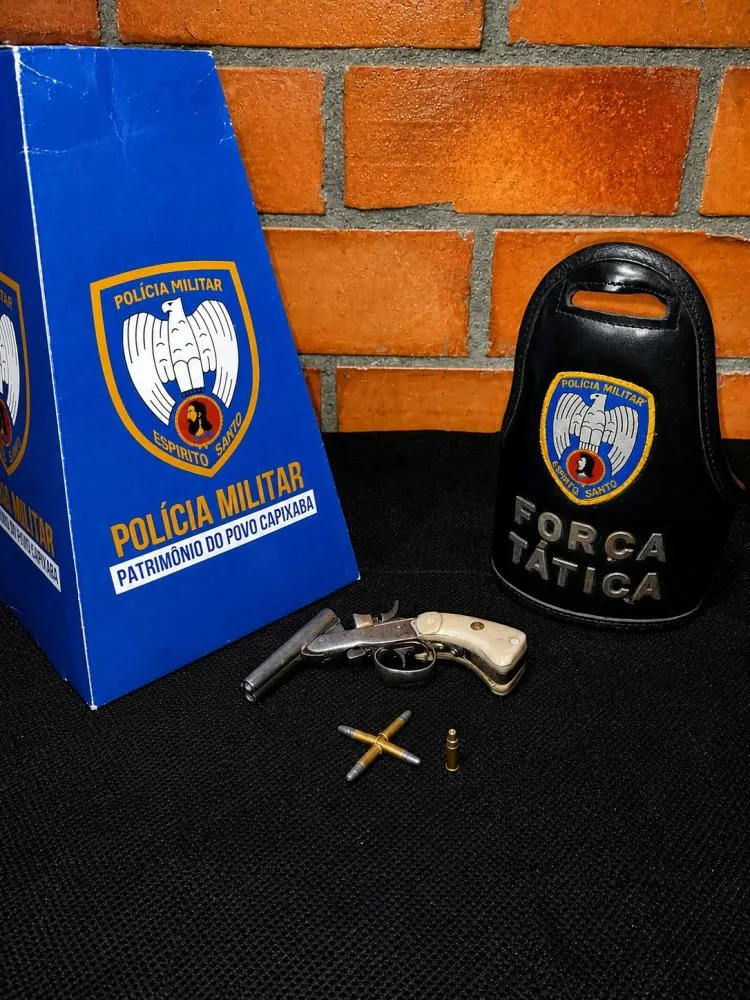 POLICIAIS DO 11º BPM PRENDEM HOMEM POR PORTE ILEGAL DE ARMA DE FOGO EM BARRA DE SÃO FRANCISCO